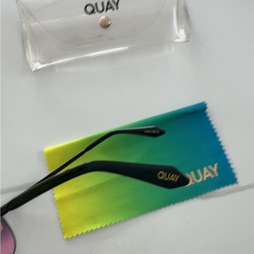 Quay High Key, Australia Black to Purple Gradient Sunglasses - Picture 3 of 4